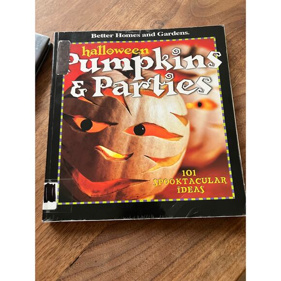 Halloween Decor Baking Book Lot Zombie Pumpkins Parties Better Homes Zombie - Picture 2 of 9